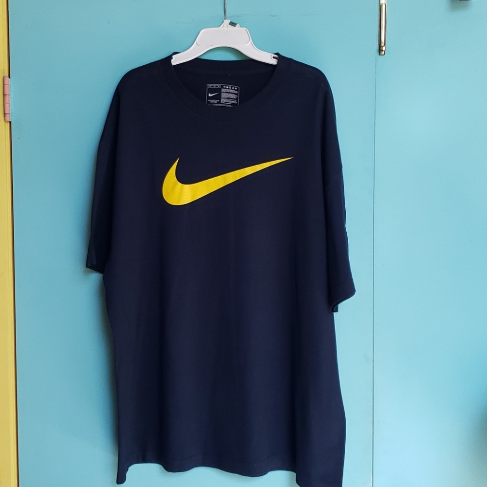 XXL Navy Blue Nike shirt